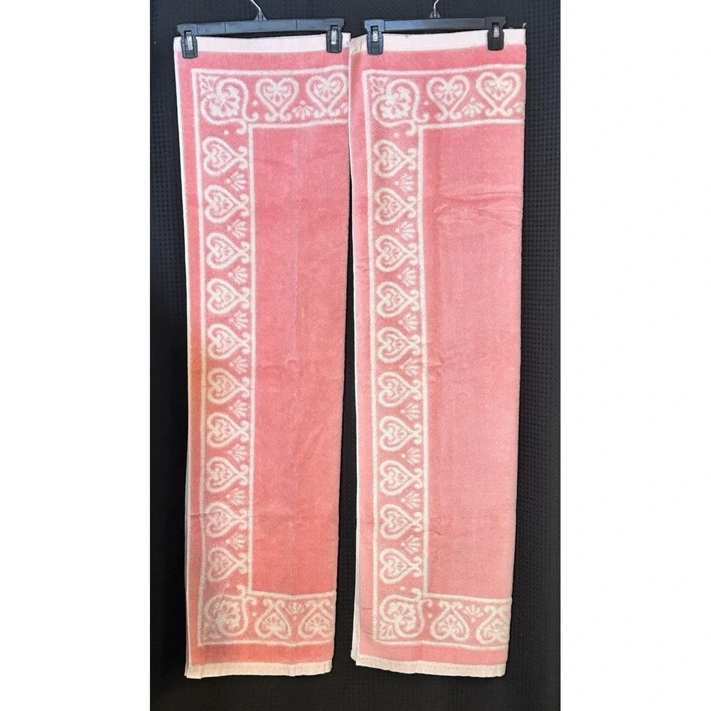 Vtg 70s Sears 2 Sculpted Pink Hearts Bath Towel 25x47